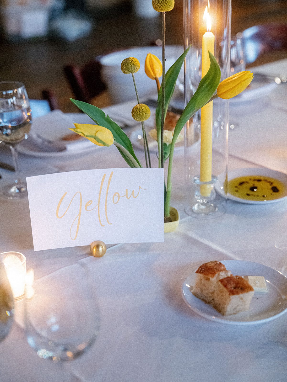 Table Yellow